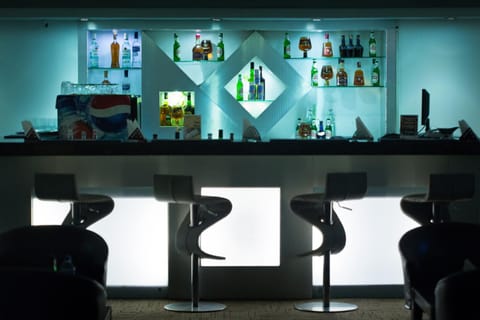 Lounge or bar, Alcoholic drinks