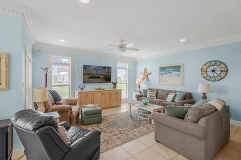 Blue Laguna by Vacation Homes Collection House in West Beach