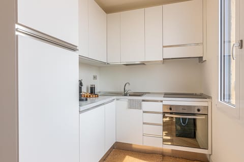 Kitchen or kitchenette, dishwasher, pet friendly, stove