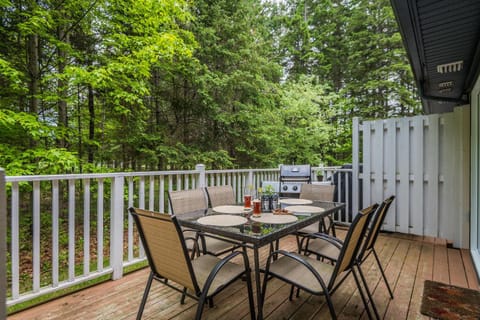 Townhouse With Free Shuttle To Tremblant Resort House in Mont-Tremblant
