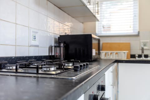 Kitchen or kitchenette, Communal kitchen