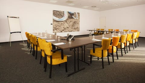 Meeting/conference room