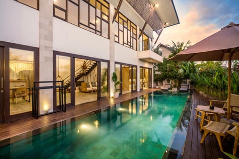 Property building, Patio, Garden, Seating area, Pool view, Swimming pool, sunbed