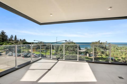 Kings Surf Unit 6 5 Ormonde Tce Kings Beach Apartment in Kings Beach