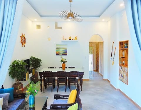 Crest House Beachside - Three-bedroom Private House on Cham Island Hoi An House in Hoi An