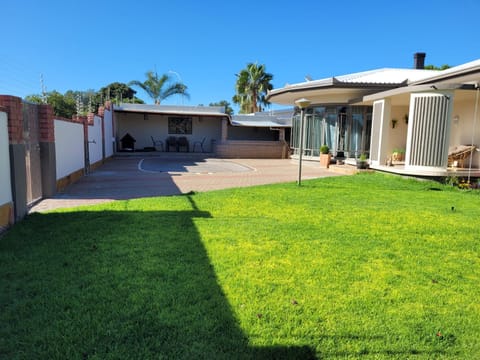 Meerkat Manor Self-Catering & Accommodation Windhoek Eigentumswohnung in Windhoek