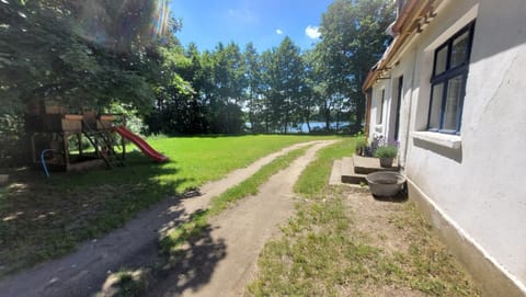 Winnica Niebò - domki z balią nad jeziorem Chalet in Pomeranian Voivodeship