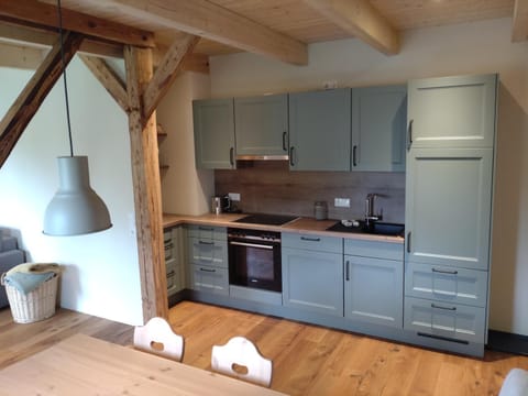 Dining area, kitchen