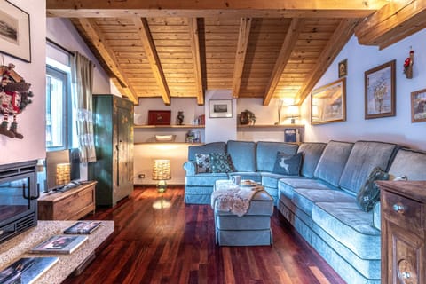 Lounge or bar