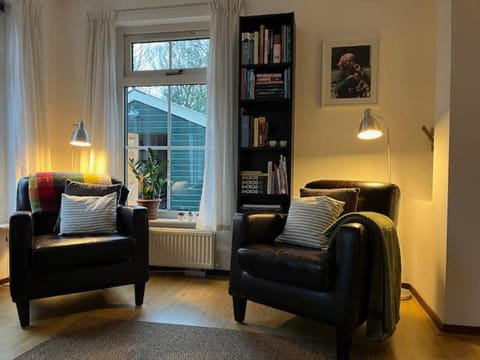 Library, Living room, Seating area