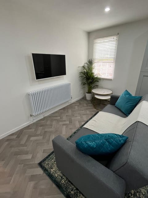 Warwick Town Centre Property Apartment in Warwick
