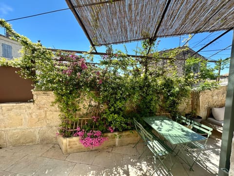 Patio, Garden view