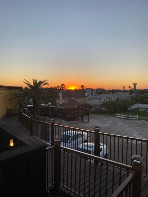 Street view, Sunset, Parking