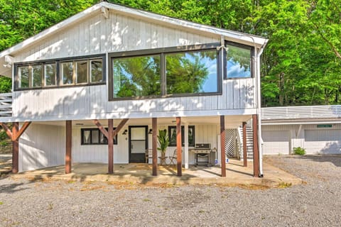 Stylish Franklin Cabin on 6 Private Acres! House in Franklin