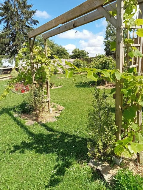 Day, Garden view