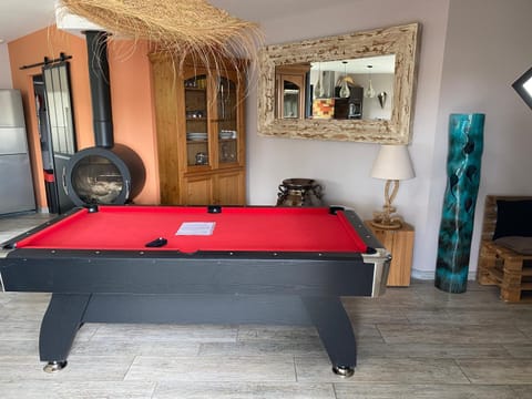 Communal lounge/ TV room, Billiard