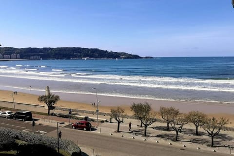 Superbe appartement T3 bis front de mer & garage fermé Apartment in Hendaye