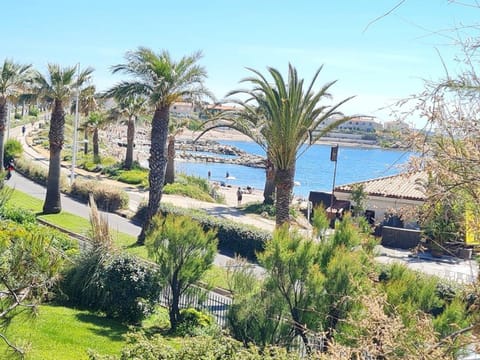 T3 avec Piscine - Tennis - Parking - À 200m des plages/commerces - FR-1-316-294 Apartment in Six-Fours-les-Plages