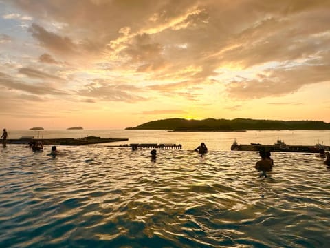 Nearby landmark, Day, People, Natural landscape, Beach, Mountain view, Sea view, Sunset, group of guests