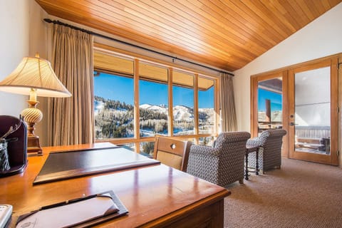Premium Luxury Five Bedroom Townhouse with Hot Tub and Majestic Mountain Views townhouse Casa in Deer Valley