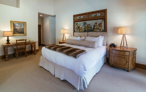 Flagstaff Three Bedroom Suite with Majestic Mountain Views condo Apartahotel in Deer Valley