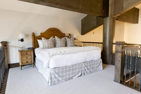 Sultan Two Bedroom Loft Suite with Majestic Mountain Views condo Apartahotel in Deer Valley