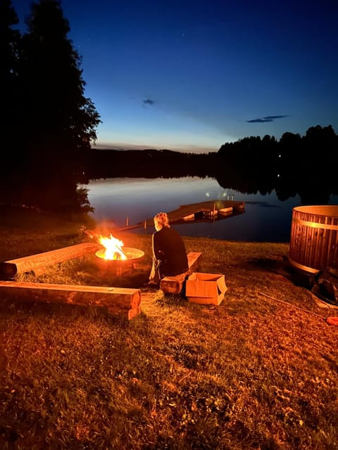 Mysigt fritidshus och annex med eget sjöläge! House in Innlandet