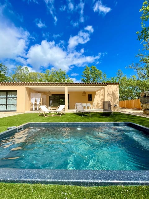 Garden, Pool view, Swimming pool, sunbed