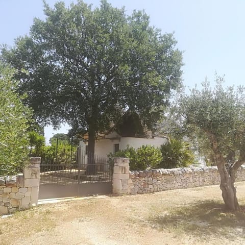 Trulli Manuela (il fragno) House in Province of Taranto