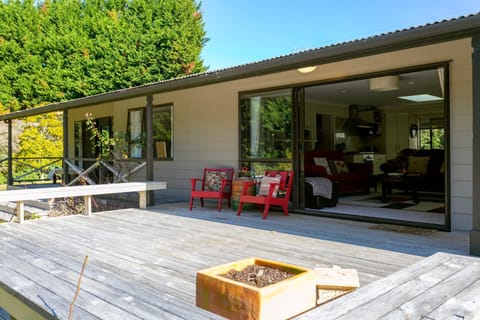 Lupin Lodge Bed & Breakfast Bed and Breakfast in Taupo