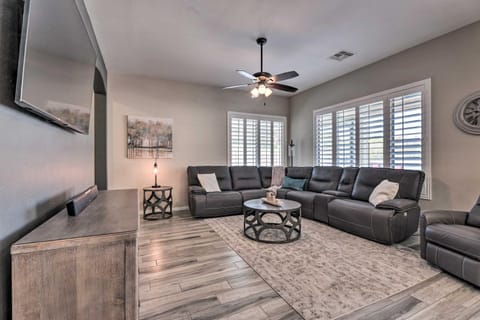 Sun-Dappled Goodyear Home with Hot Tub and Fire Pit Casa in Goodyear
