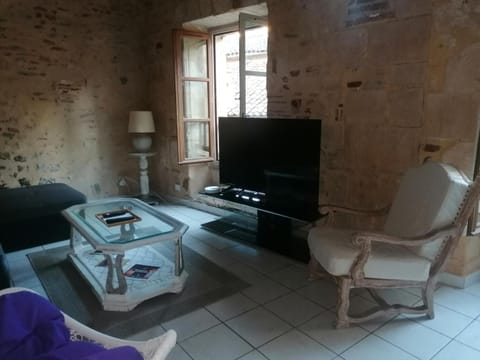 Communal lounge/ TV room, TV and multimedia, Living room, locker