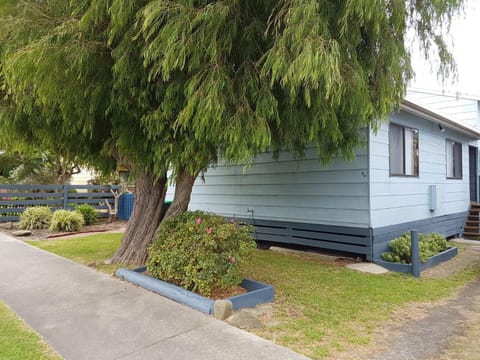 Blue Waves House in Apollo Bay