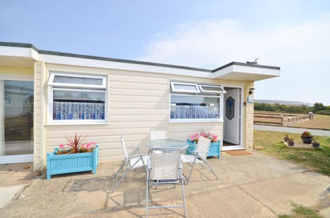 36 Sandown Bay Holiday Centre Chalet in Yaverland