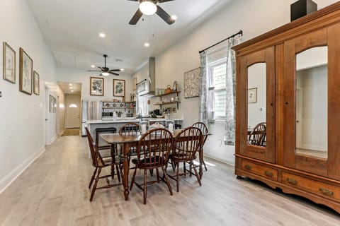 Renovated Historic 4BR House Near Magazine St & Uptown Apartment in New Orleans