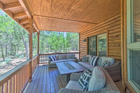 Spacious Show Low Hideaway with Deck and Grill! House in Show Low