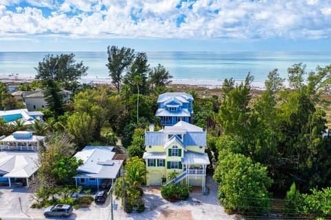 Yellowbird - 705 N Shore House in Anna Maria Island