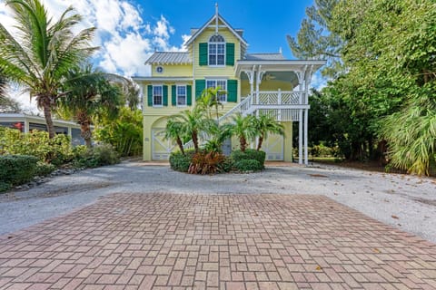 Yellowbird - 705 N Shore House in Anna Maria Island