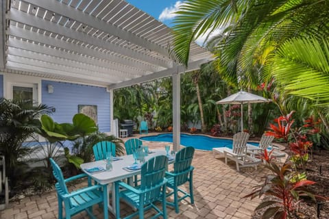 Bean Point Beach Cottage - 709 N Bay House in Anna Maria Island