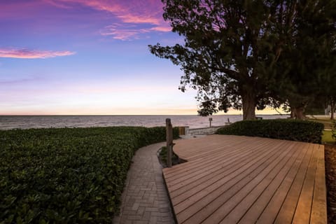 Ship Watch - 895 North Shore House in Anna Maria Island