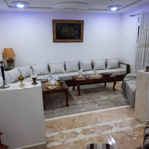 GRAND APPARTEMENT Au calme, ORAN -ALGERIE Eigentumswohnung in Oran