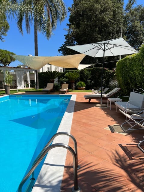 Pool view, Swimming pool, sunbed