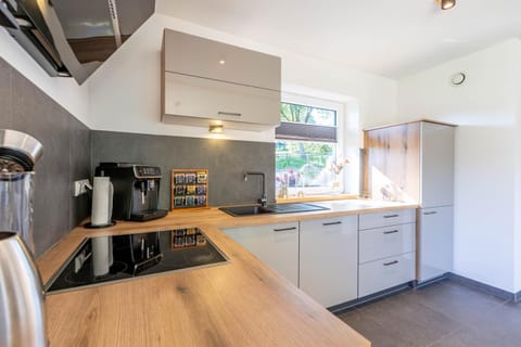 Urlaub am Schwarzbach mit Sauna und Whilpool House in Monschau