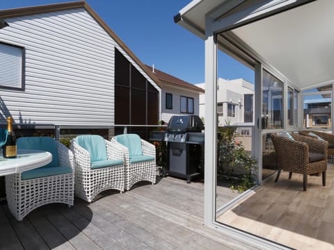At The Bay - Mt Maunganui Holiday Home House in Tauranga