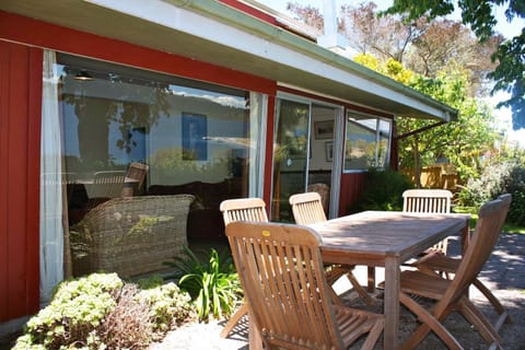 Moeroa - Wharewaka Holiday Home Casa in Taupo