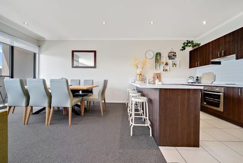 Jasper 4 - 3BR Apartment l Central Location l Lake Views l WiFi l Air-Con Apartment in East Jindabyne