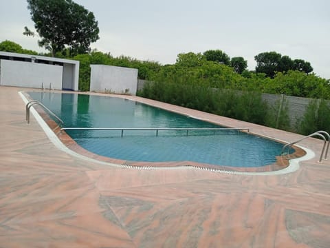 Swimming pool, Swimming pool