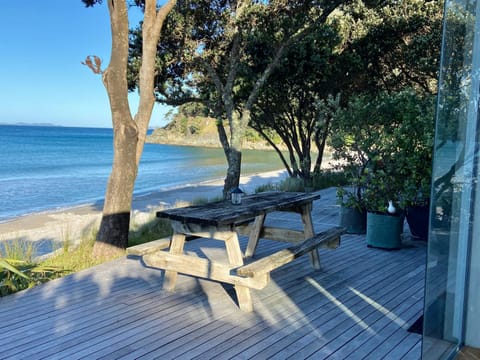 Bliss on the Beach - Whangapoua House in Auckland Region