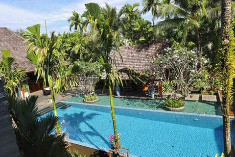 Stunning 5BR villa with freshwater pool & tropical garden Chalet in Choeng Thale