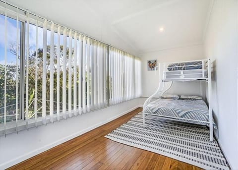 Yaringa -13 Seaview Street SWR- Full Linen Provided House in South West Rocks